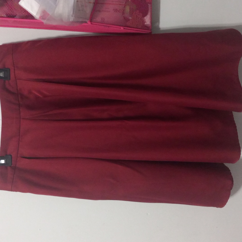 Yige high waisted knee length red skirt size 8